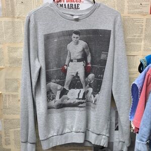 Men's Grey Crewneck Sweatshirt with Boxing Graphic